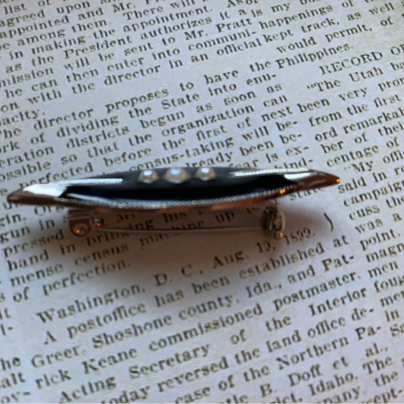 Art Deco Black Silver Tone Pearl Brooch Pin Woman’s Jewelry Pinup Flapper Girl - Picture 7 of 8